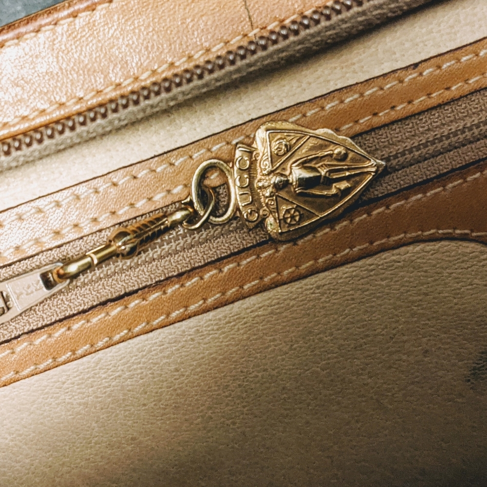 SALE! Gucci Handbag 👜 - Picture 7 of 12